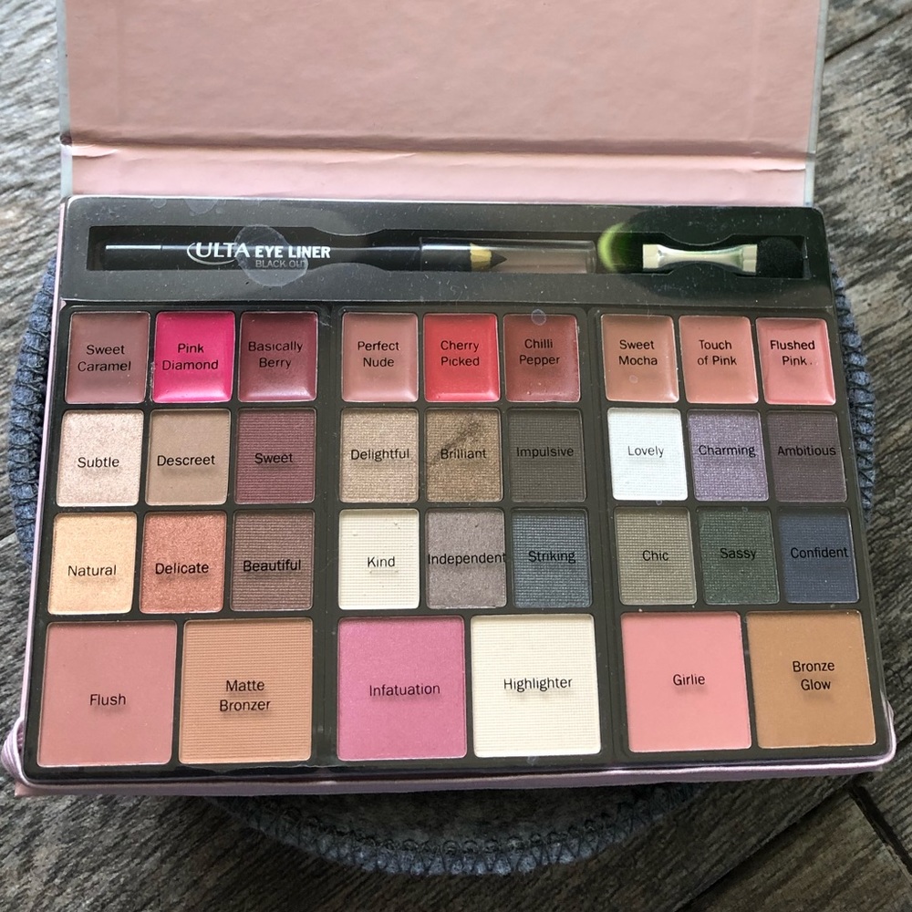 ULTA House of Hues Palette